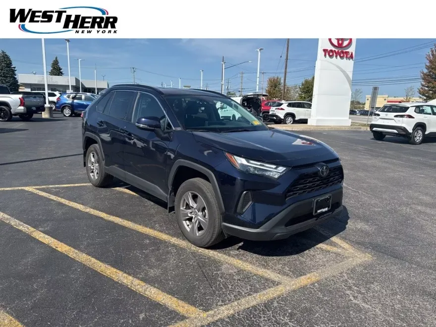 2024 Toyota RAV4 XLE photo 1