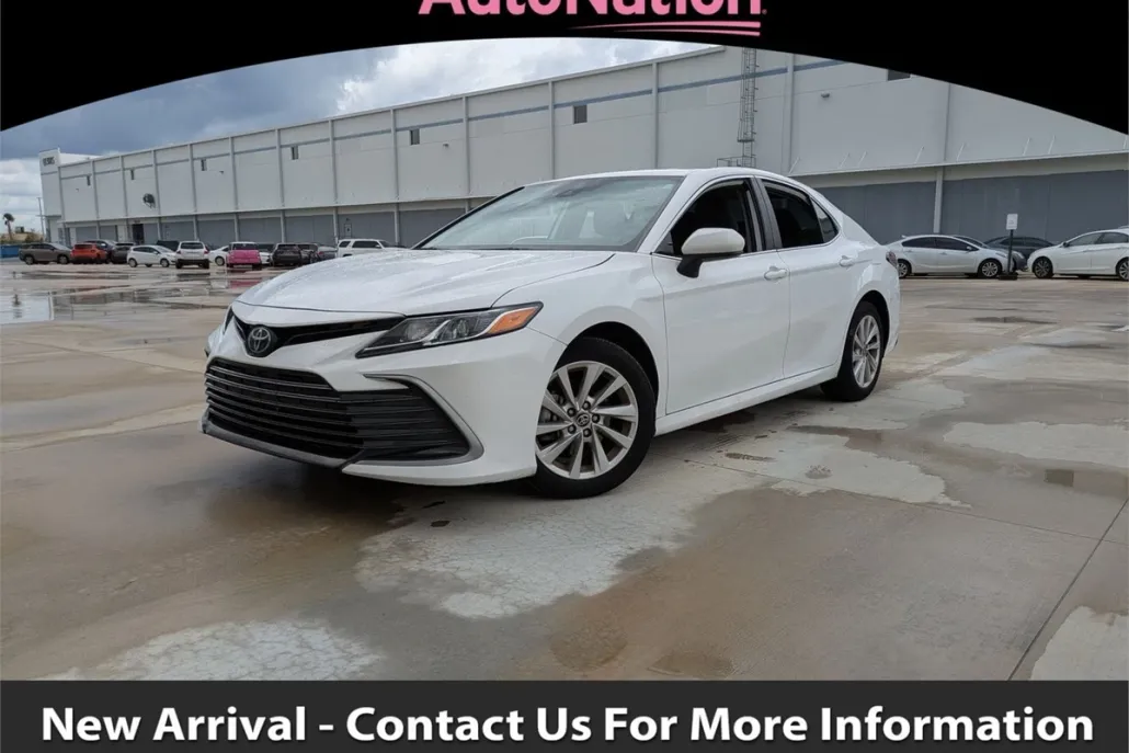 2024 Toyota Camry LE photo 1