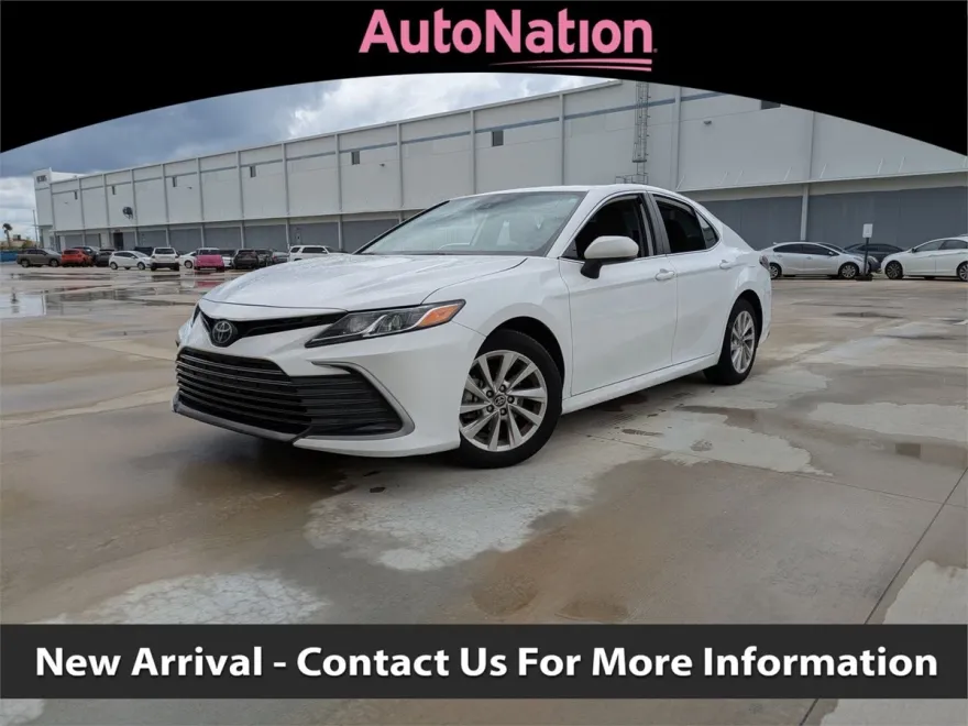 2024 Toyota Camry LE photo 1
