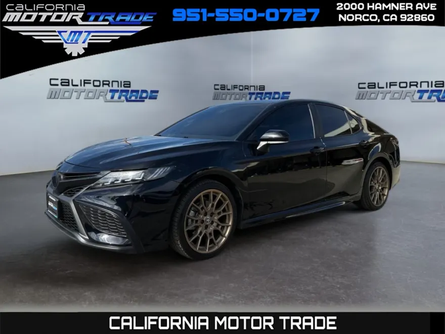 2024 Toyota Camry SE photo 1