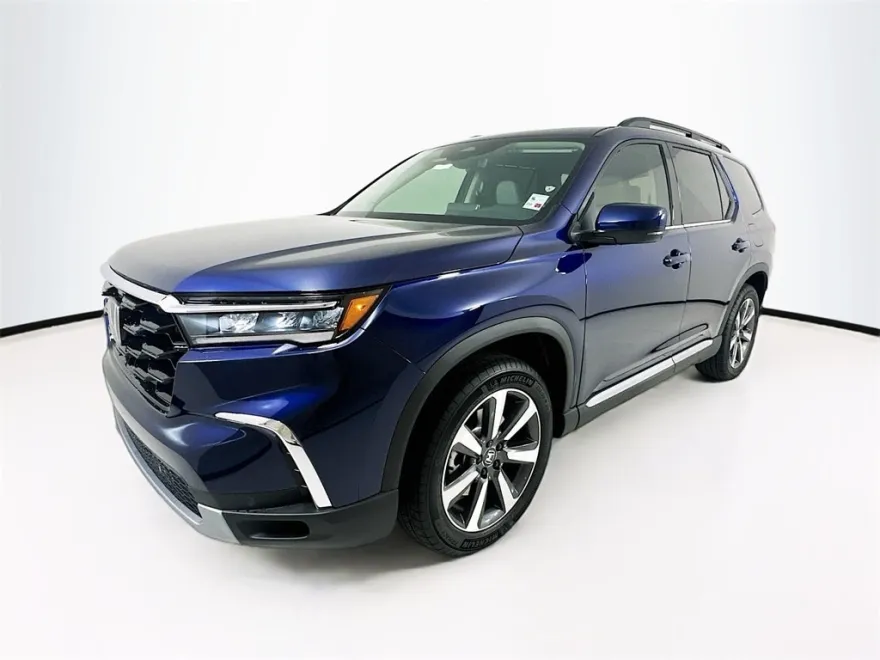 2025 Honda Pilot Touring photo 1