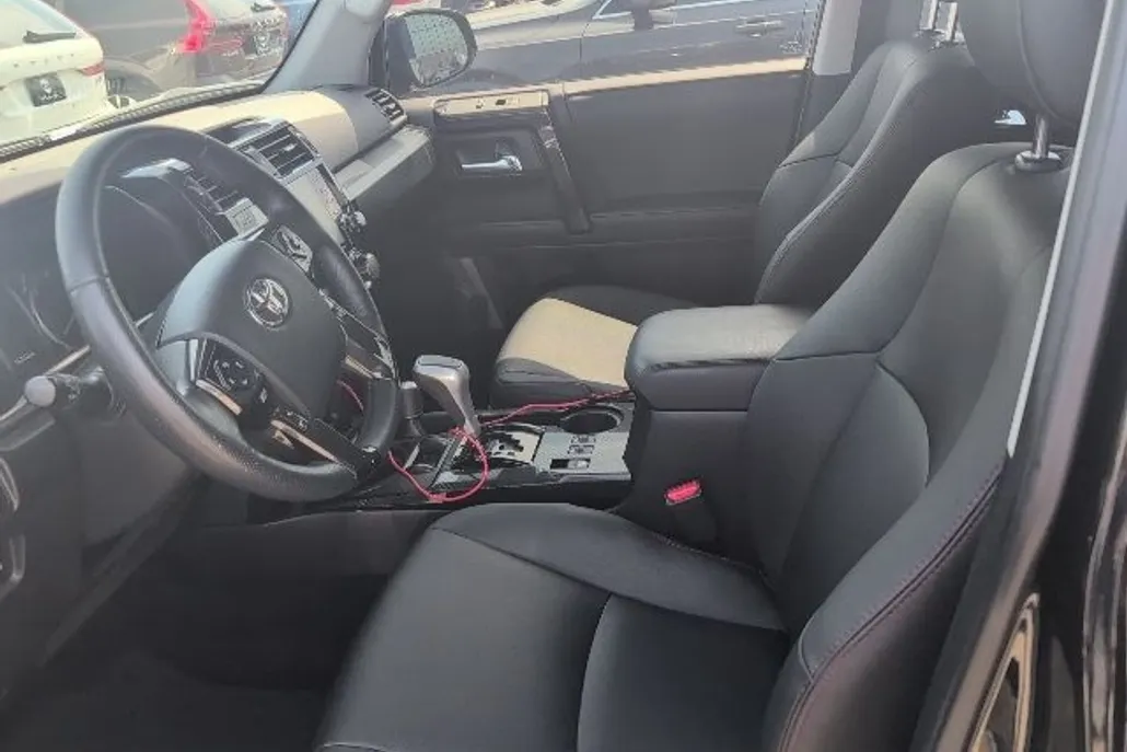 2023 Toyota 4Runner TRD Off-Road Premium photo 1