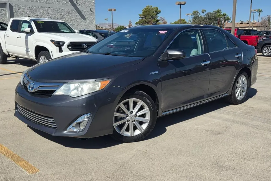 2012 Toyota Camry Hybrid XLE photo 1