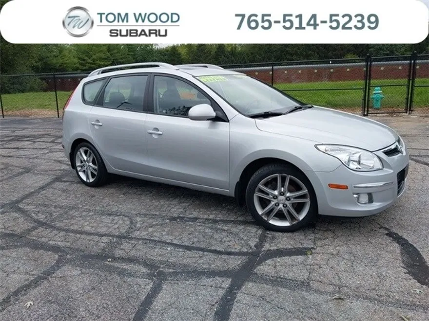 2011 Hyundai Elantra Touring SE photo 1