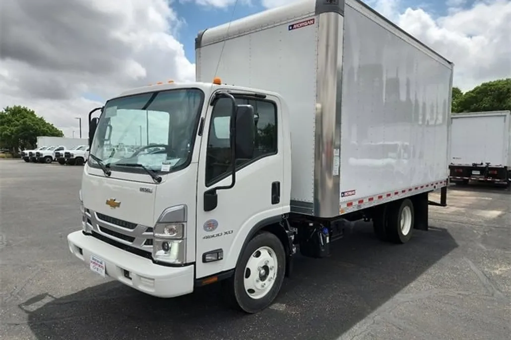 2024 Chevrolet Silverado 4500HD photo 1