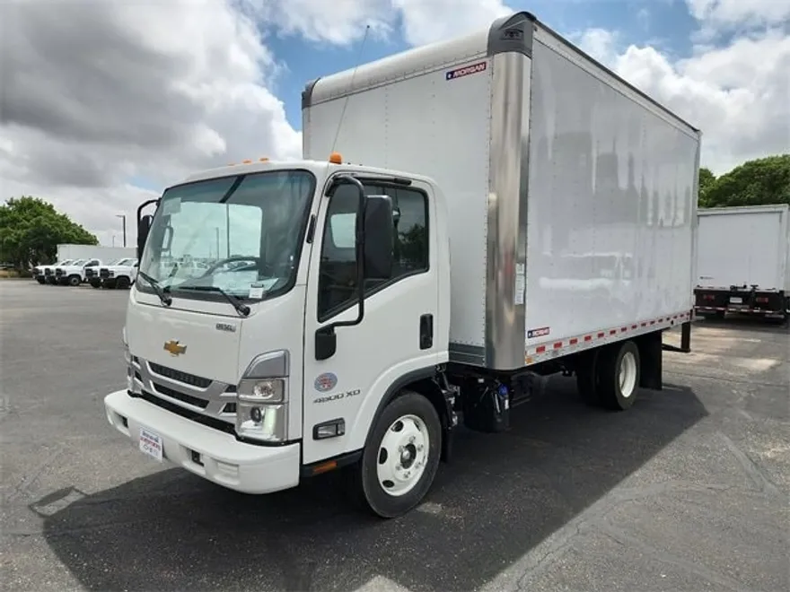 2024 Chevrolet Silverado 4500HD photo 1