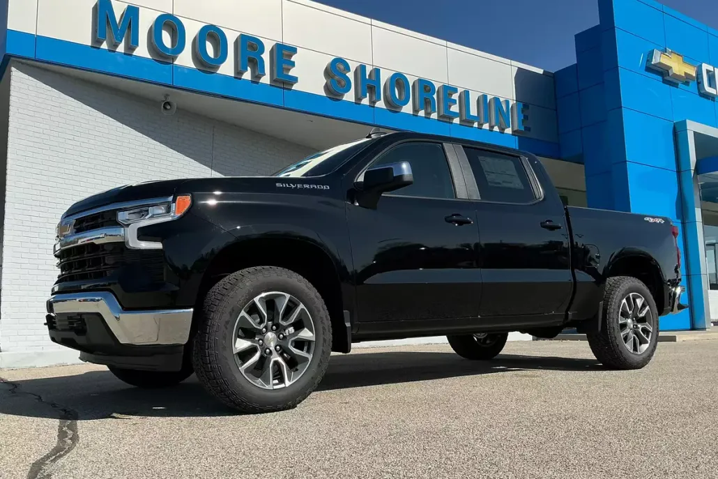 2025 Chevrolet Silverado 1500 LT photo 1