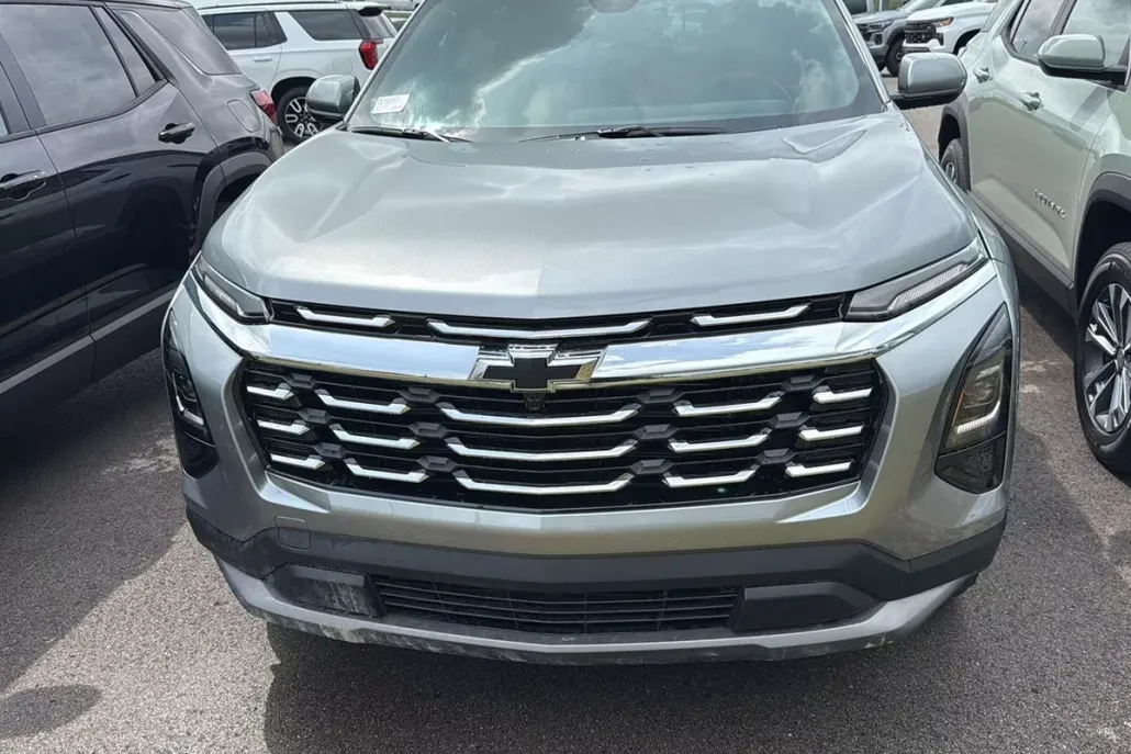 2026 Chevrolet Equinox LT photo 1