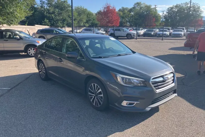 2018 Subaru Legacy 2.5i Premium photo 1