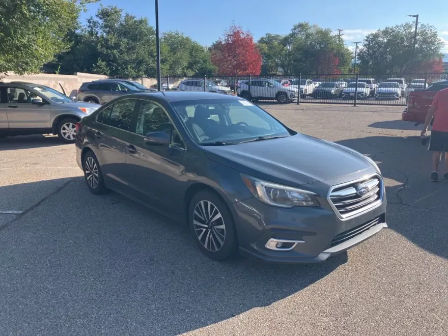 2018 Subaru Legacy 2.5i Premium photo 1