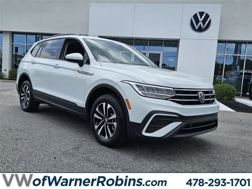 2022 Volkswagen Tiguan S photo 1