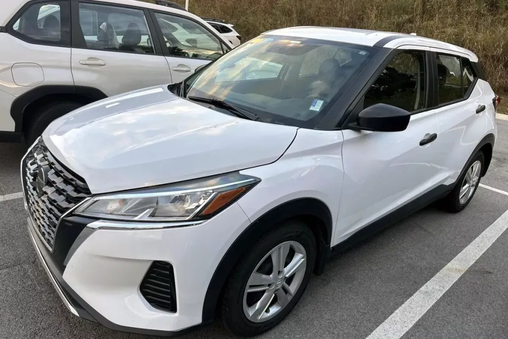 2021 Nissan Kicks S photo 1