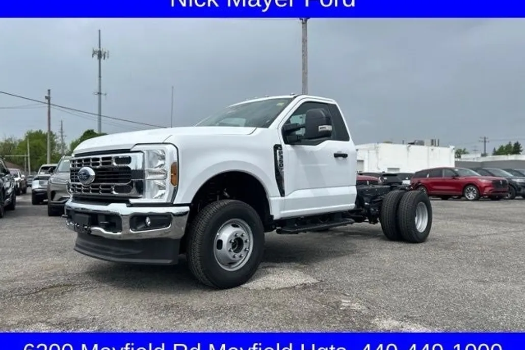 2024 Ford F-350 photo 1