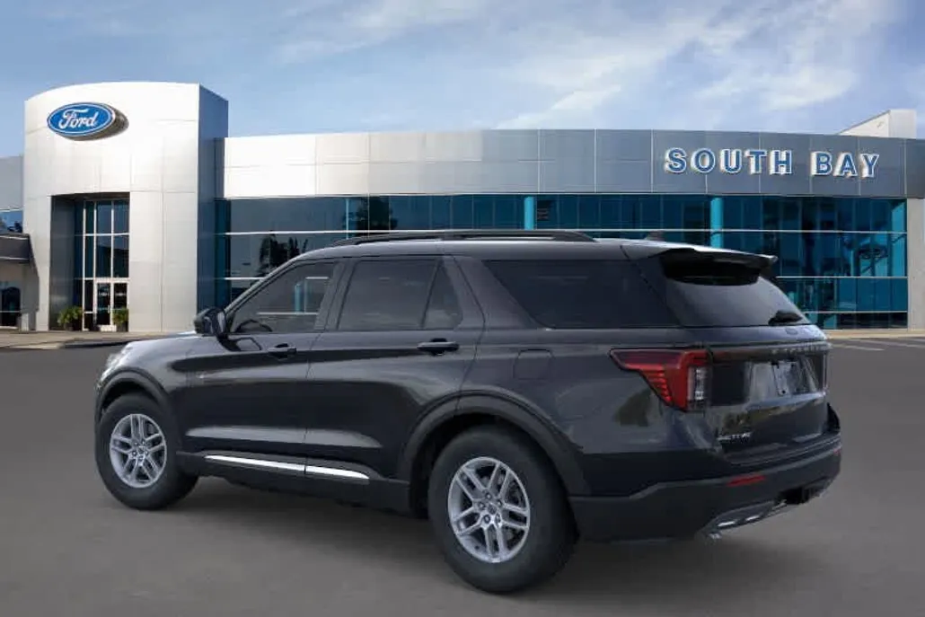 2025 Ford Explorer photo 1