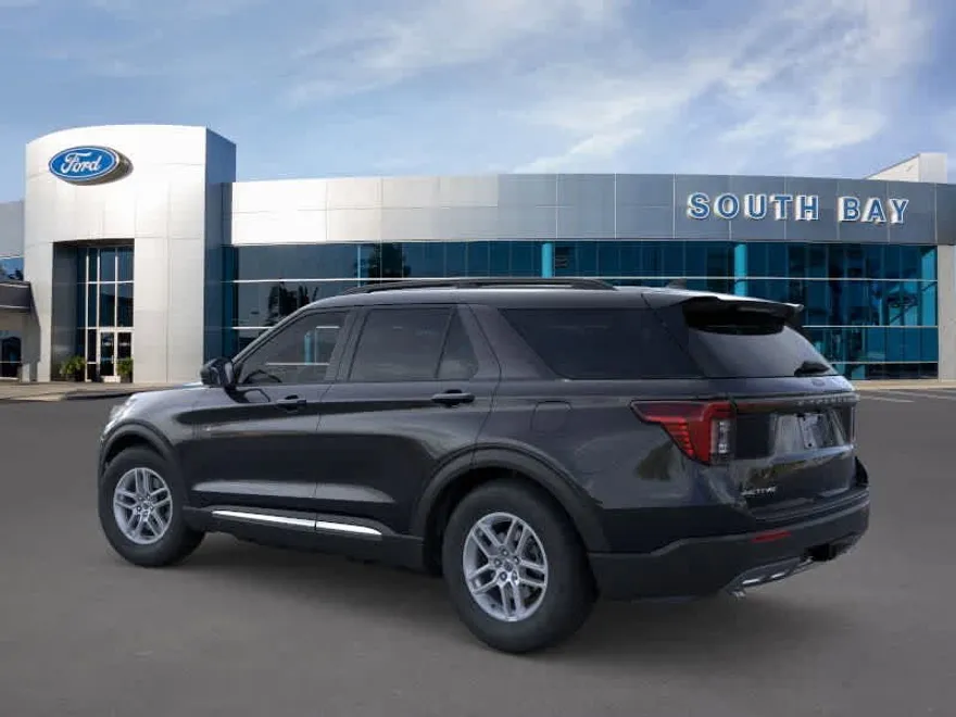 2025 Ford Explorer photo 1