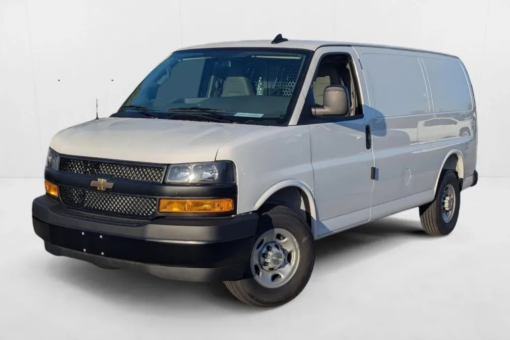 2025 Chevrolet Express Cargo 2500 photo 1