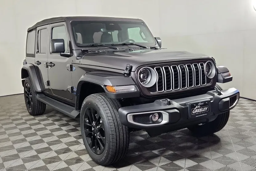 2025 Jeep Wrangler Sahara 4xe photo 1