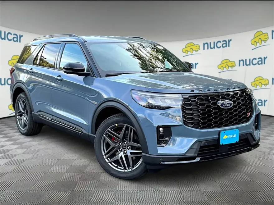 2025 Ford Explorer ST photo 1