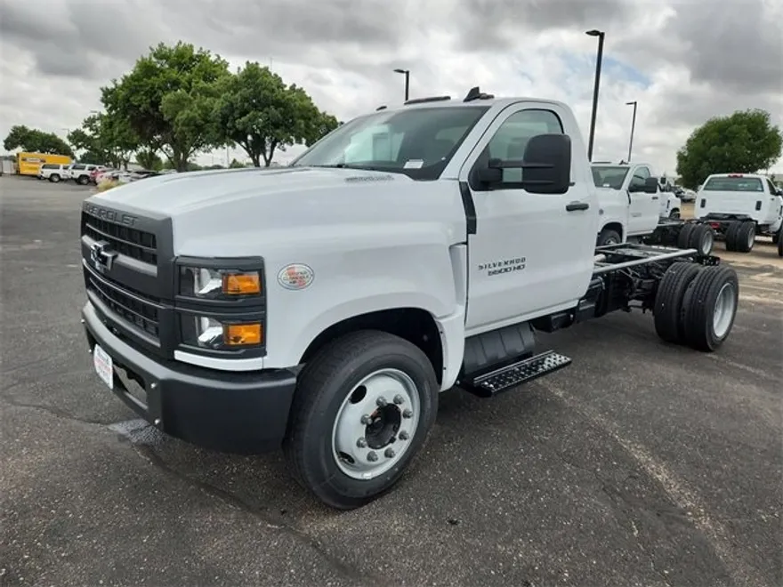 2024 Chevrolet Silverado 5500HD Work Truck photo 1