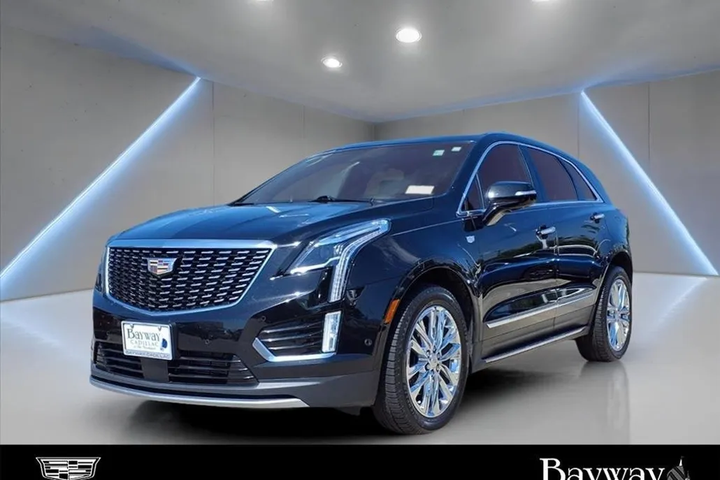 2022 Cadillac XT5 Platinum Premium Luxury photo 1