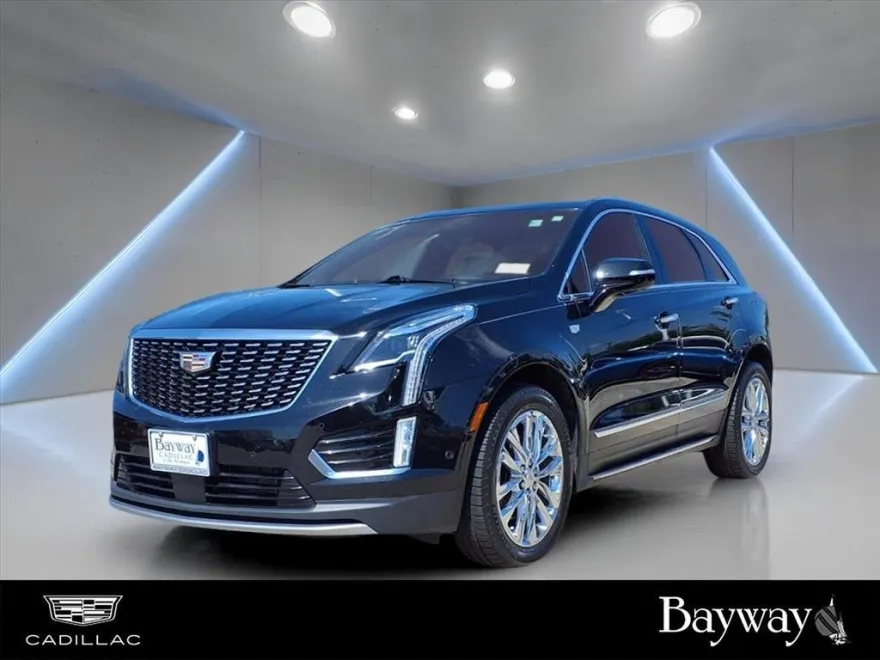2022 Cadillac XT5 Platinum Premium Luxury photo 1
