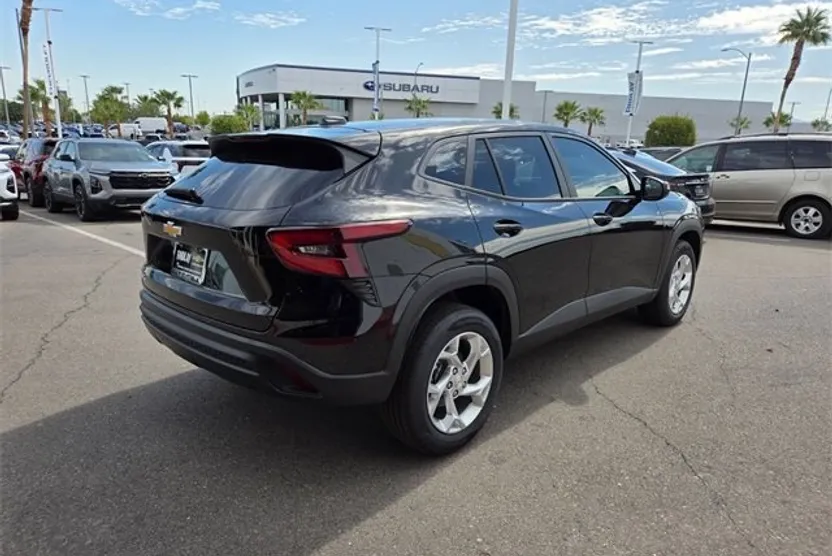 2026 Chevrolet Trax LS photo 1
