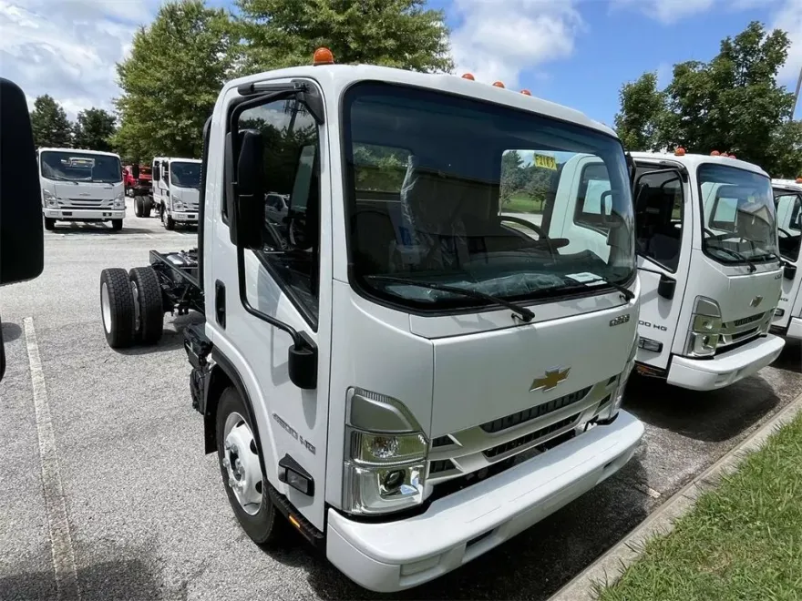 2025 Chevrolet Silverado 4500HD Base photo 1