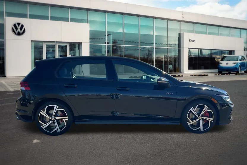 2025 Volkswagen Golf GTI SE photo 1