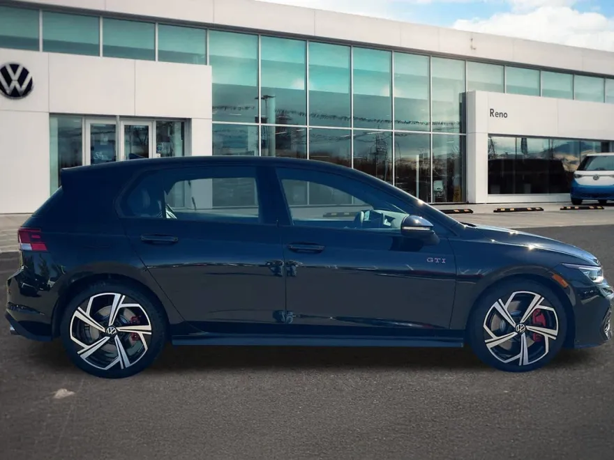 2025 Volkswagen Golf GTI SE photo 1