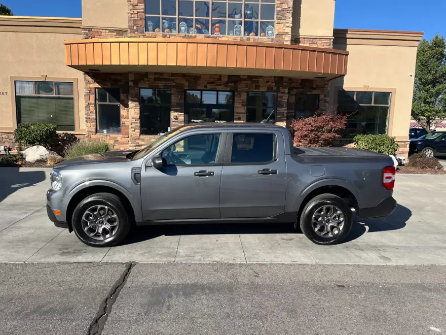 2024 Ford Maverick XLT photo 1