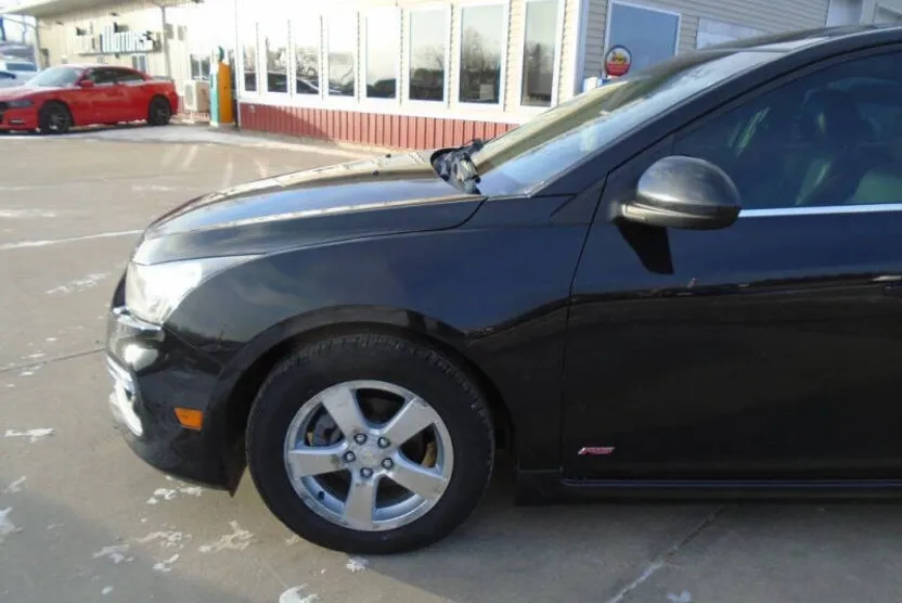 2015 Chevrolet Cruze photo 1