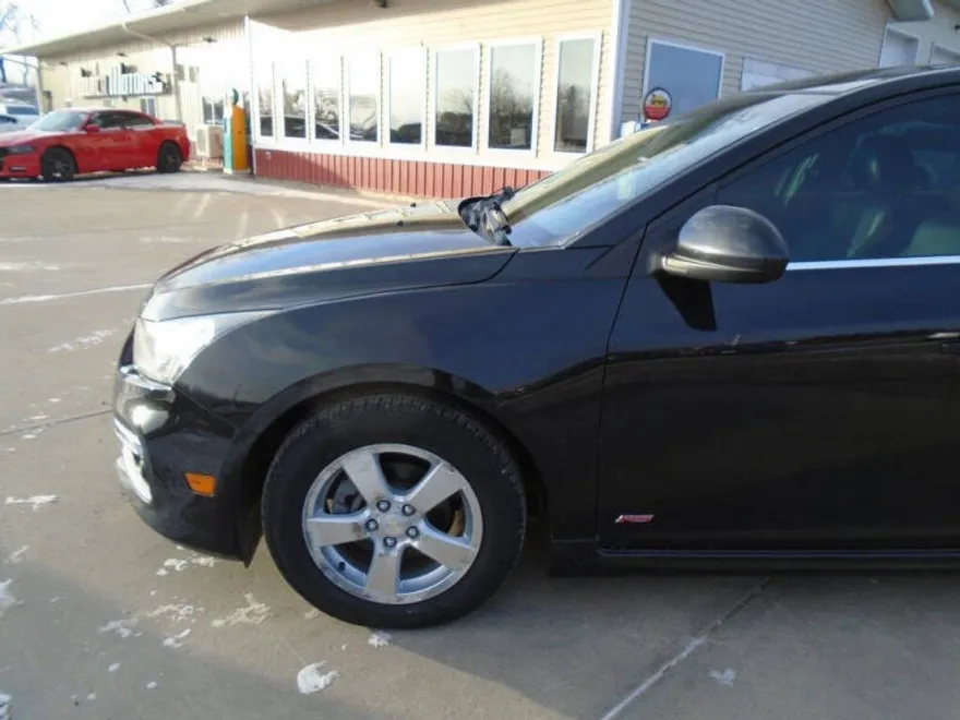 2015 Chevrolet Cruze photo 1