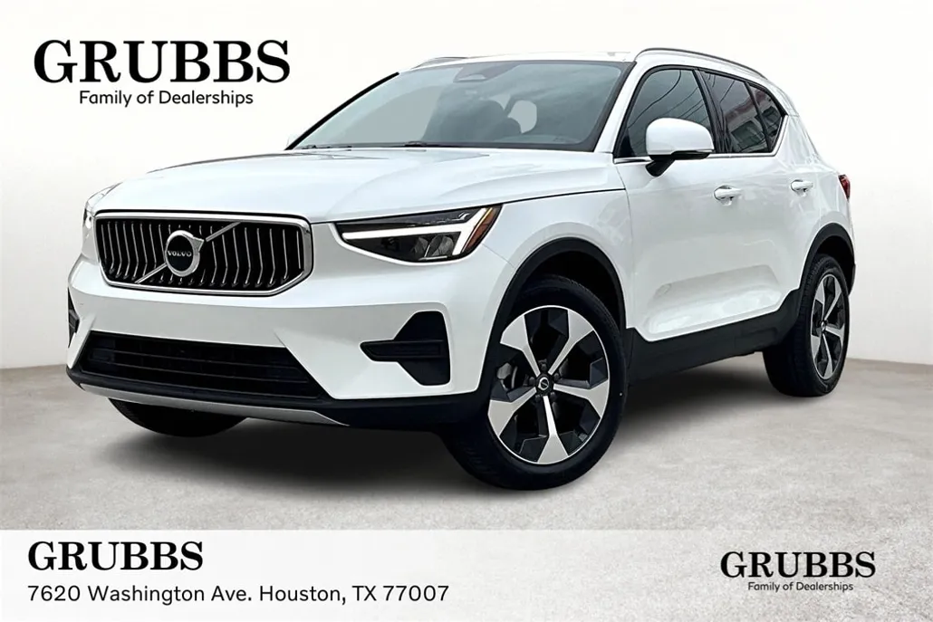 2025 Volvo XC40 Core photo 1