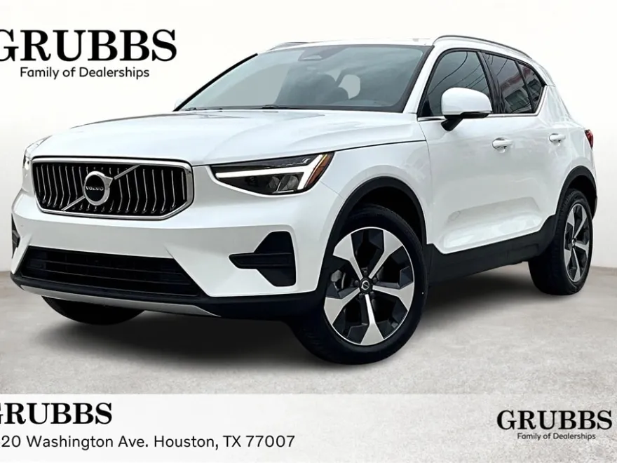 2025 Volvo XC40 Core photo 1