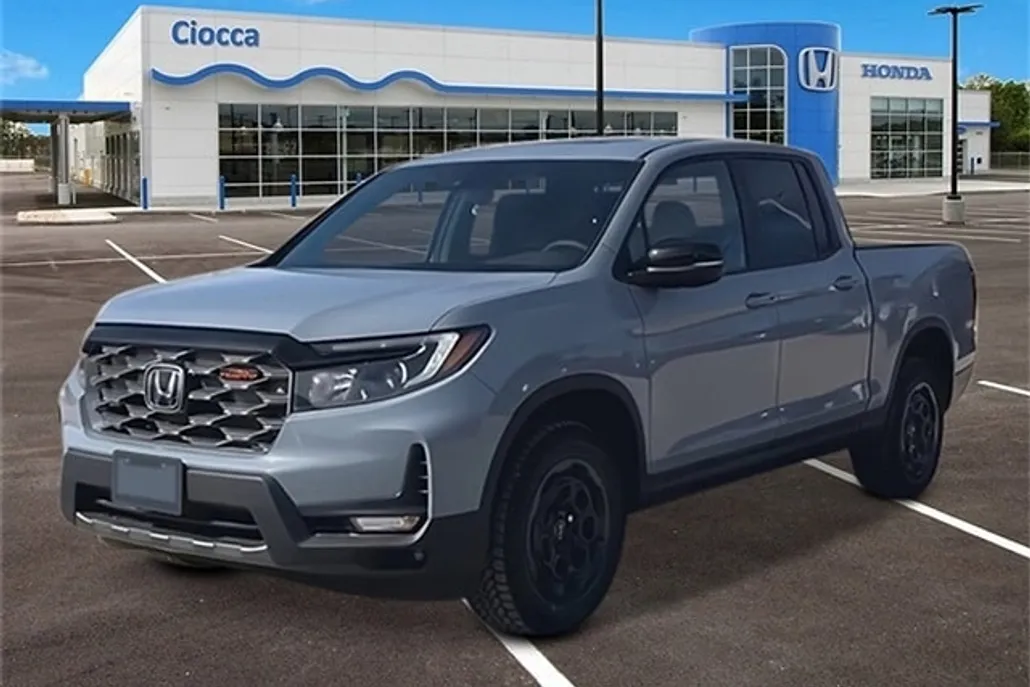 2025 Honda Ridgeline TrailSport photo 1