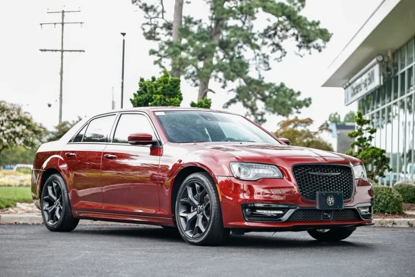 2023 Chrysler 300 S photo 1