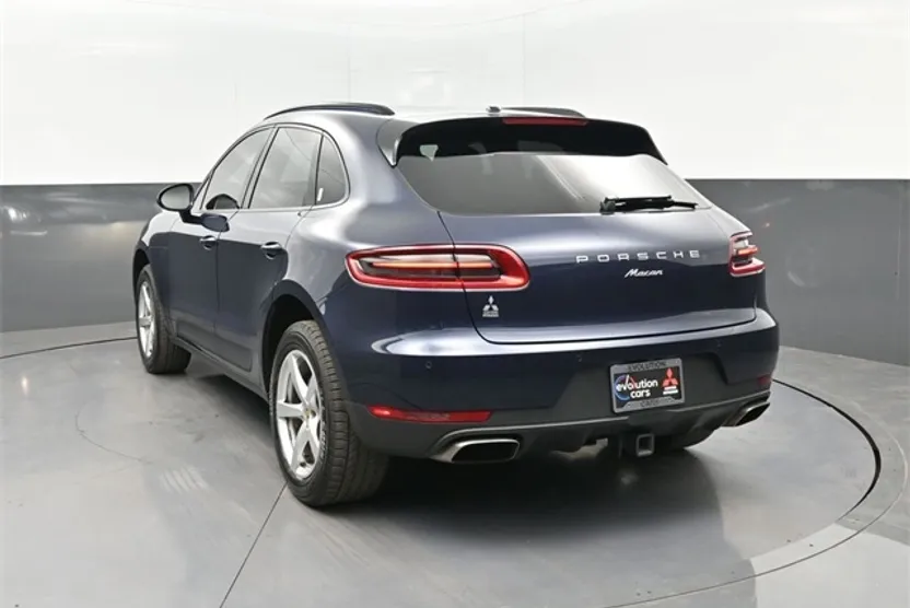 2018 Porsche Macan Base photo 1