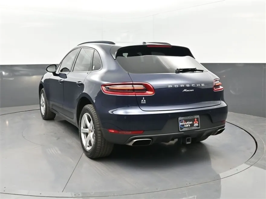 2018 Porsche Macan Base photo 1