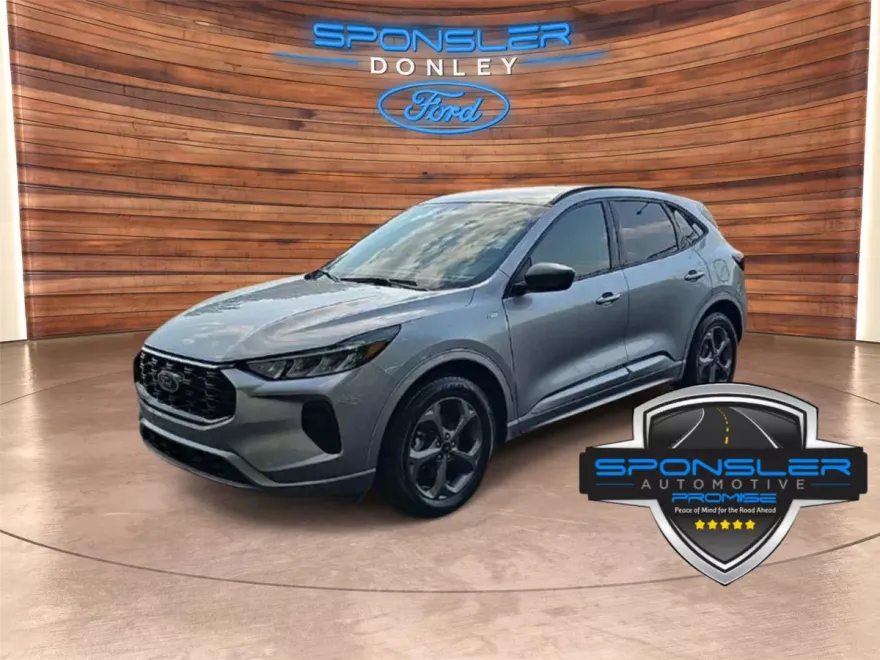2023 Ford Escape ST-Line photo 1