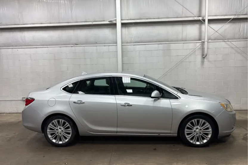 2013 Buick Verano photo 1