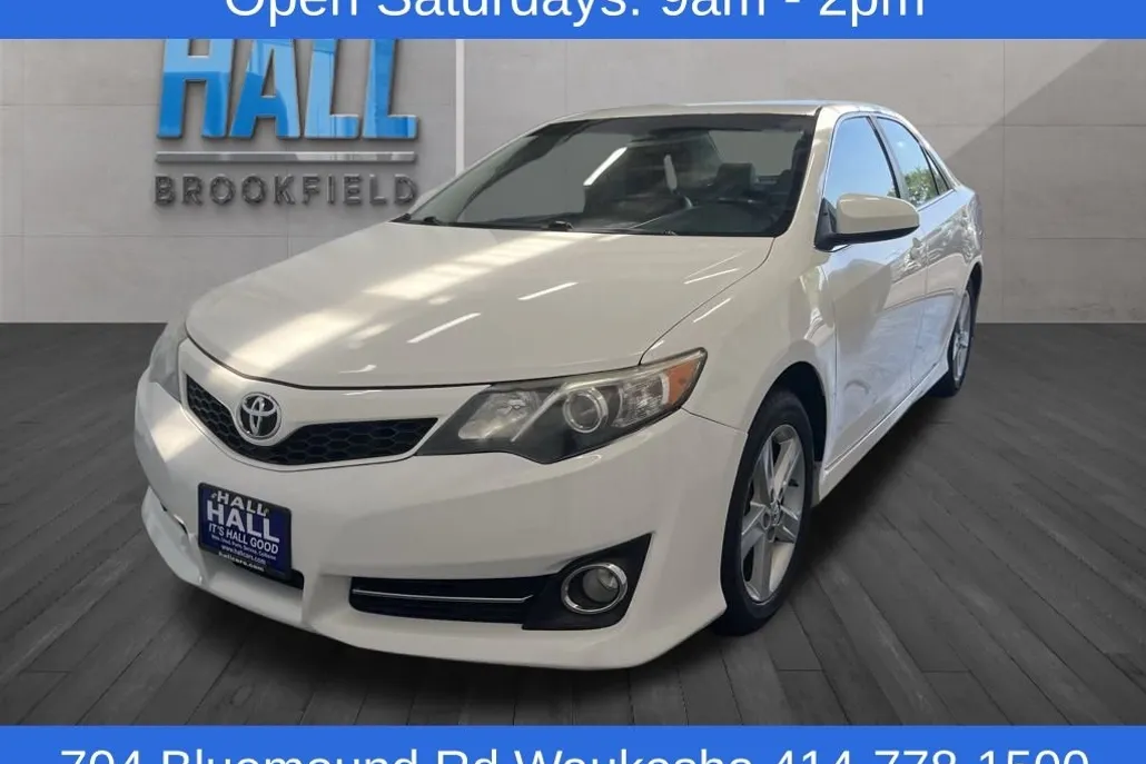 2014 Toyota Camry SE photo 1