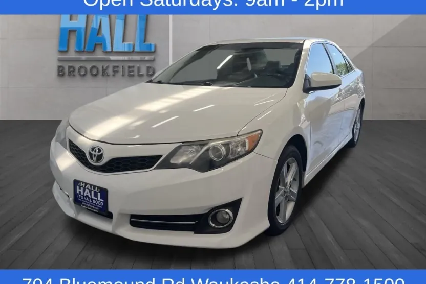2014 Toyota Camry SE photo 1