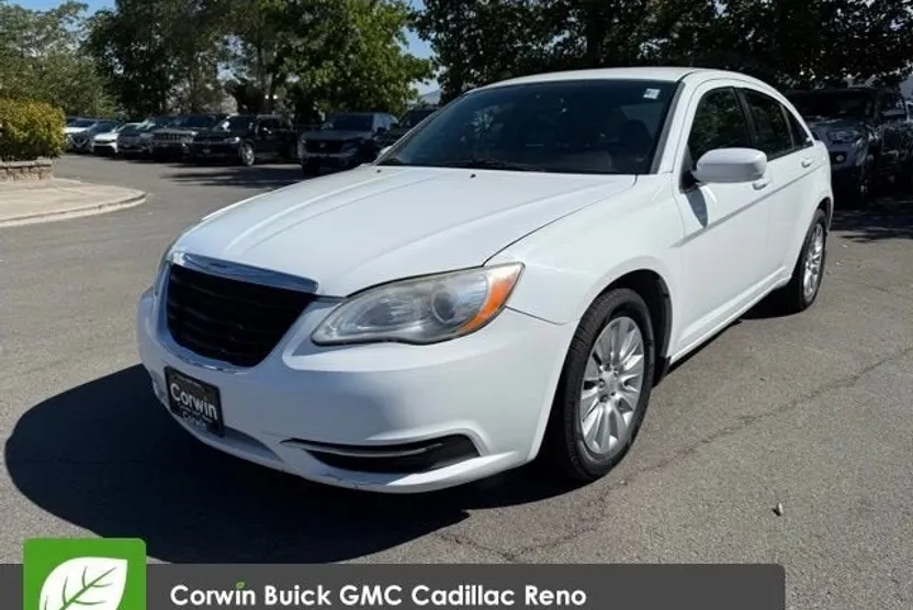 2014 Chrysler 200 LX photo 1