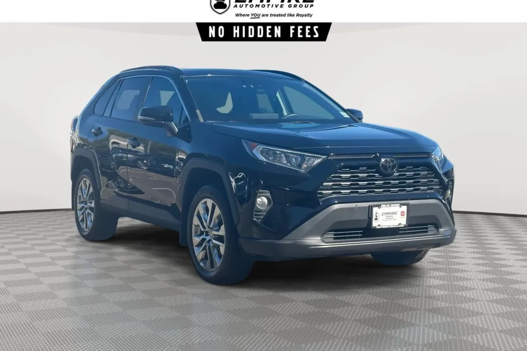 2021 Toyota RAV4 XLE Premium photo 1