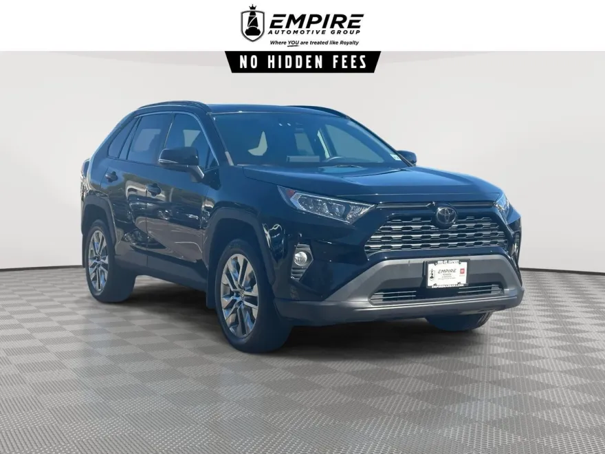 2021 Toyota RAV4 XLE Premium photo 1