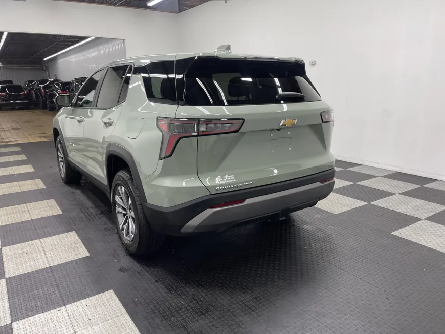 2026 Chevrolet Equinox LT photo 1