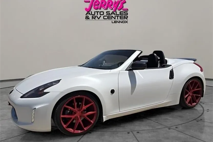 2016 Nissan 370Z Touring photo 1
