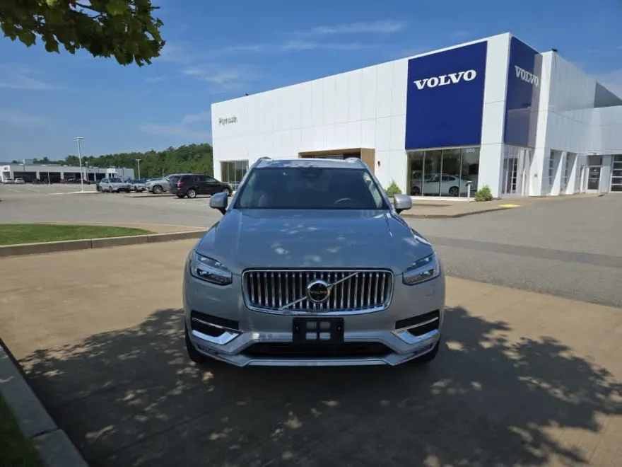 2024 Volvo XC90 B5 Plus photo 1