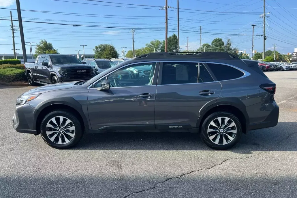 2025 Subaru Outback Limited photo 1
