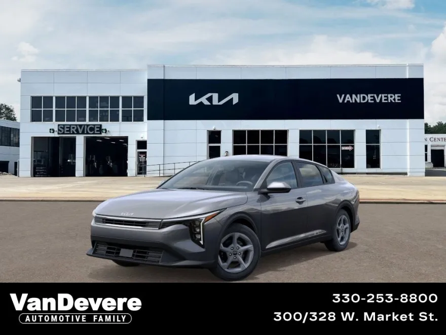 2025 Kia K4 LXS photo 1